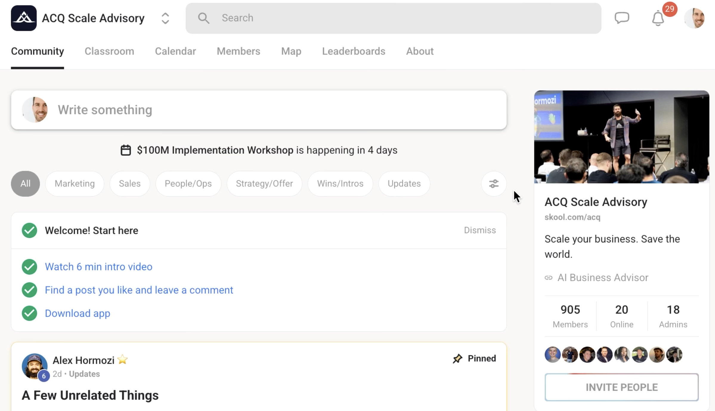 알렉스 호모지의 2,400만 원짜리 업셀링 프로그램(현재 900명의 회원들이 가입되어 있다.)