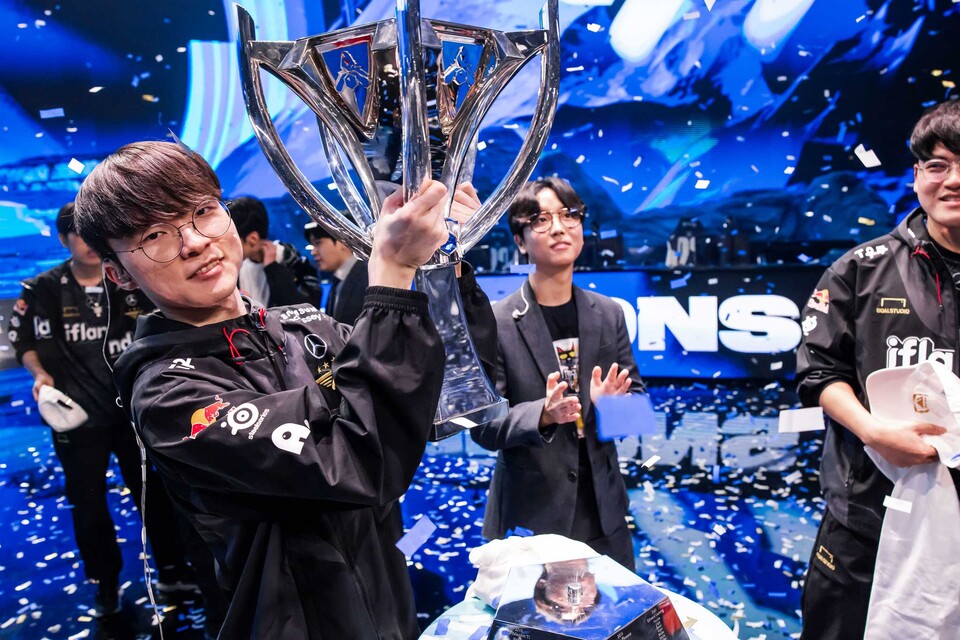 출처 : 라이엇