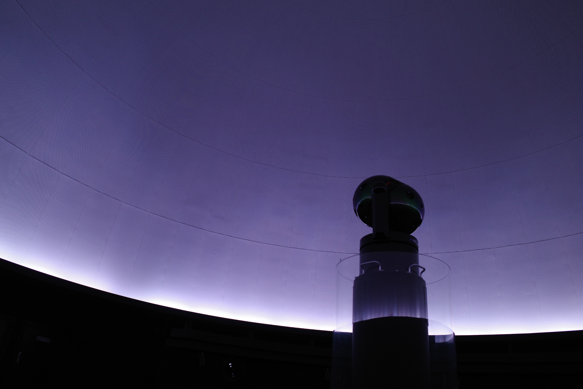 10억 짜리 기계로 보는 별