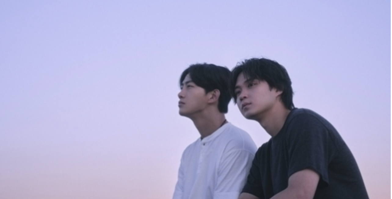  2pm의 택연과 근래 일본 영화의 대표적 남자 배우라 할 수있는 이소무라 하야토의 우정물 또한 8월 중 공개가 돼요. 