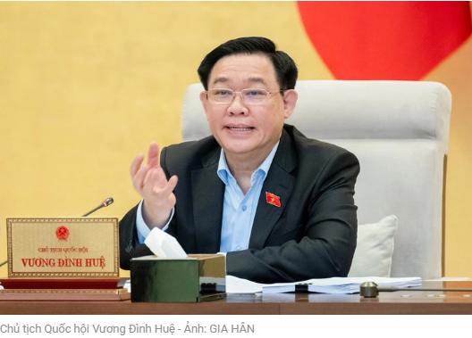 브엉 딩 훼 국회의장