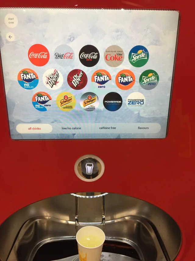 출처 : reddit / Coca-Cola freestyle machine