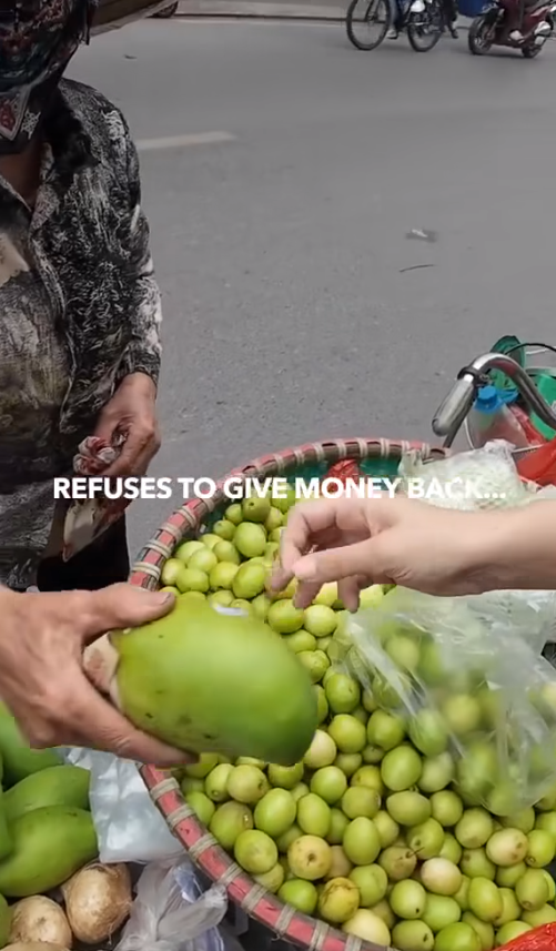 돈 돌려주길 거부합니다...