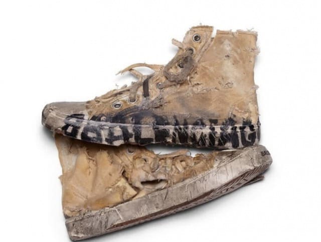 발렌시아가 '파리 스니커즈' 한국에서 가장 처음 선봬