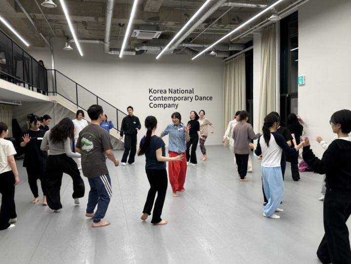 국립현대무용단 2025 봄학기 무용학교 <Process Init_Listen to your Body> (c)길민희