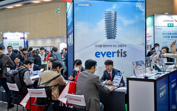 KDX 2025, 신흥 부스 사진 / 치과신문 제공