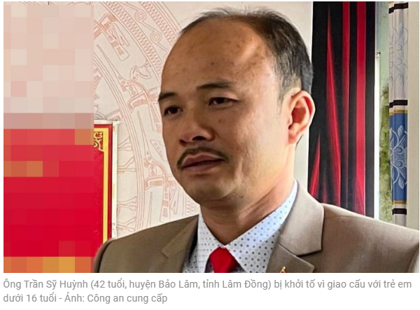 쩐 시 후잉(42)은 바올럼 현 록박 중고등학교 교장입니다