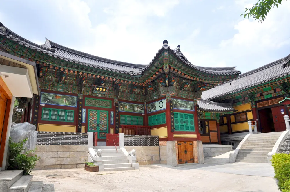 이곳이 청량사입니다. 아파트 숲 한복판에 있다고 합니다.