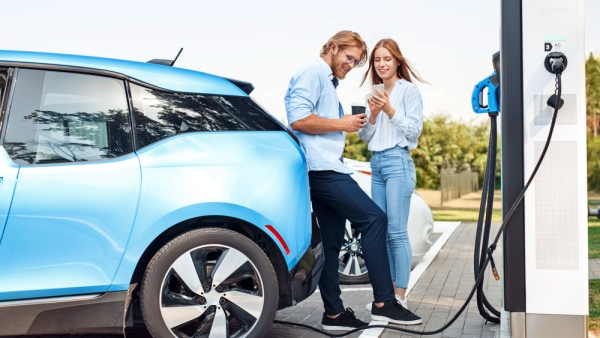 자율주행 택시가 남여간의 새로운 커뮤니케이션 플랫폼으로 자리 잡고 있다 [사진: 셔터스톡]