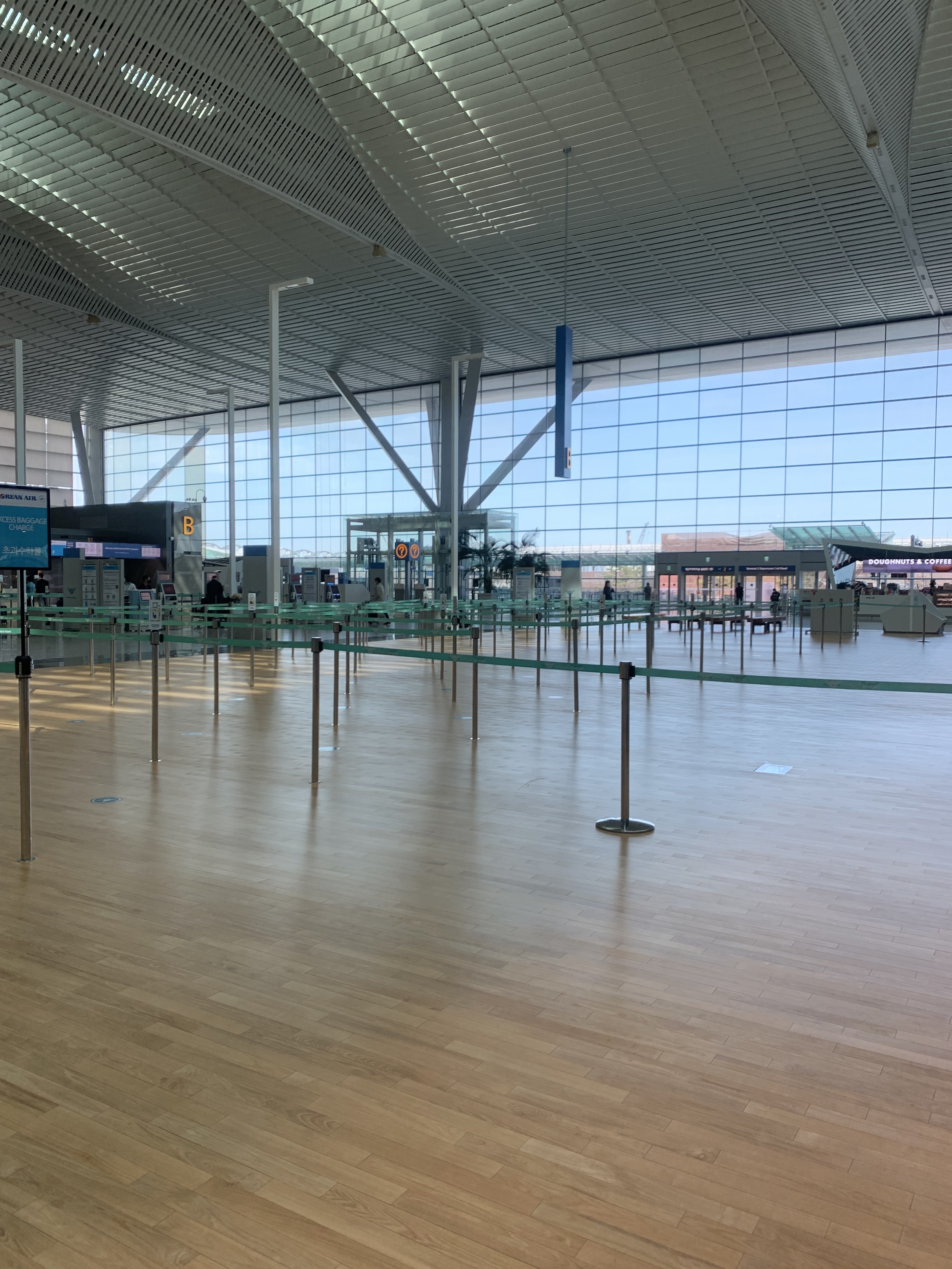 너무나 한산한 인천 공항~