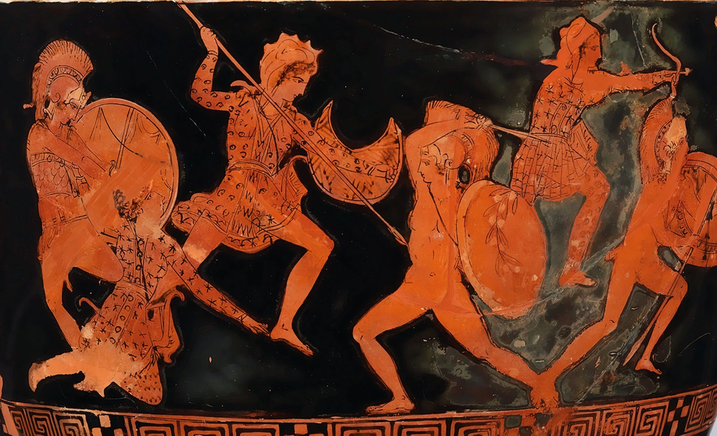 그리스인과 싸우는 아마조네스 (출처 : Metropolitan)
