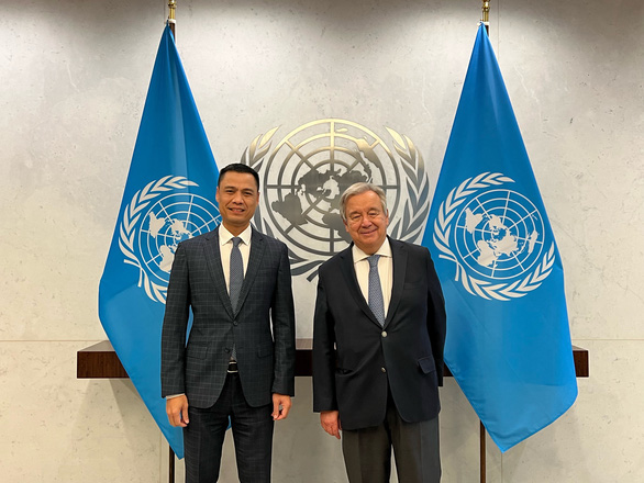 10월21일 아침뉴스: 유엔 사무총장 베트남 방문. 경제성장 좋아지는 중의 썸네일 이미지