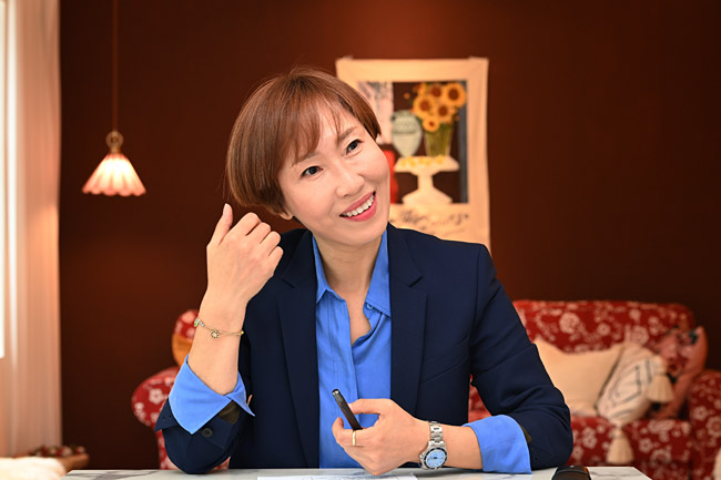 행복은 실체가 없고, 순간의 경험일 뿐이다의 썸네일 이미지