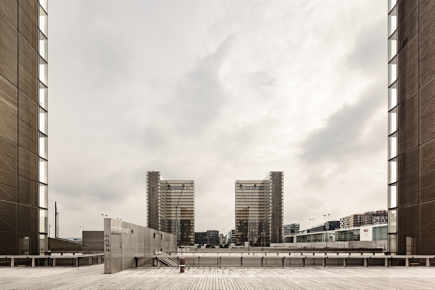 BnF 들어가는 입구 모습 @archdaily