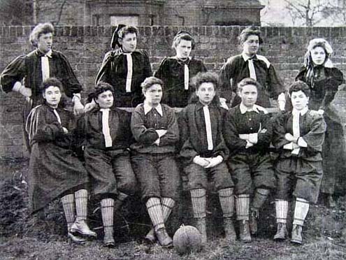 영국 여성 축구팀, 1895  ⓒ위키