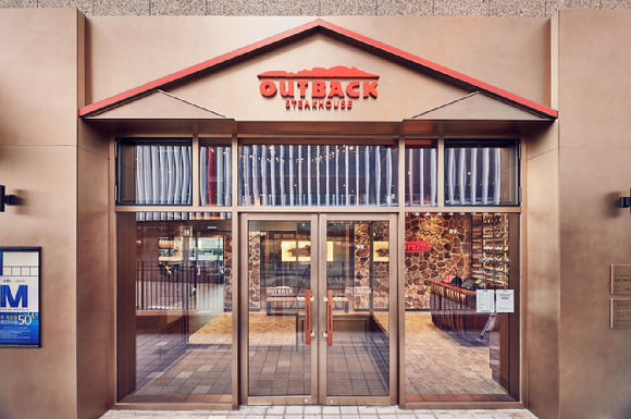 bhc 아웃백 고척아이파크몰점 전경. [사진=아웃백]