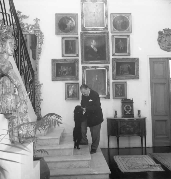 빌라 모레스크에서 촬영한 서머싯 몸 사진 (1947)  /  SOMERSET MAUGHAM, VILLA MAURESQUE, 1947 BY CECIL BEATON © THE CECIL BEATON STUDIO ARCHIVE AT SOTHEBY'S.