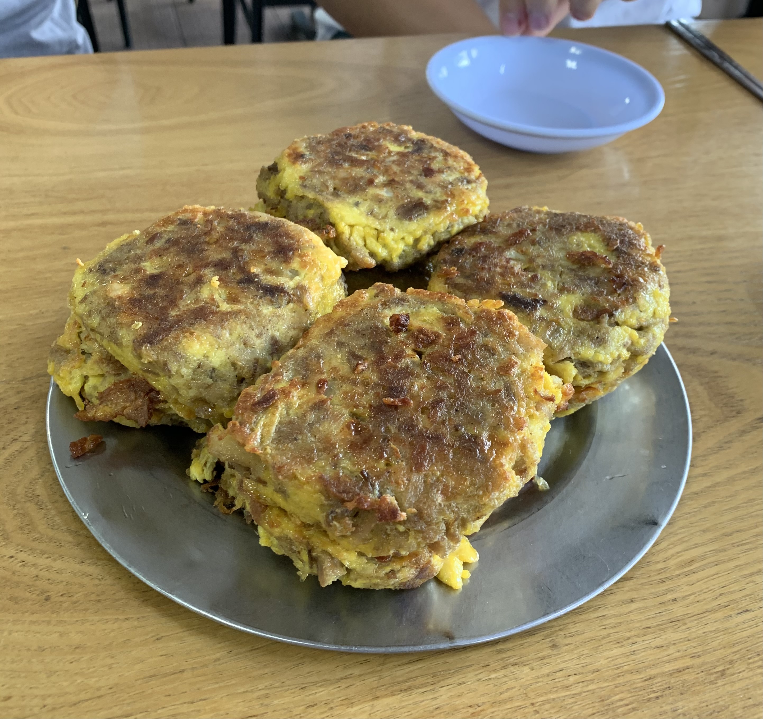 사실 여기는… 초코파이만 한 완자가 찐입니다. 사진 보니까 또 먹고 싶어요.