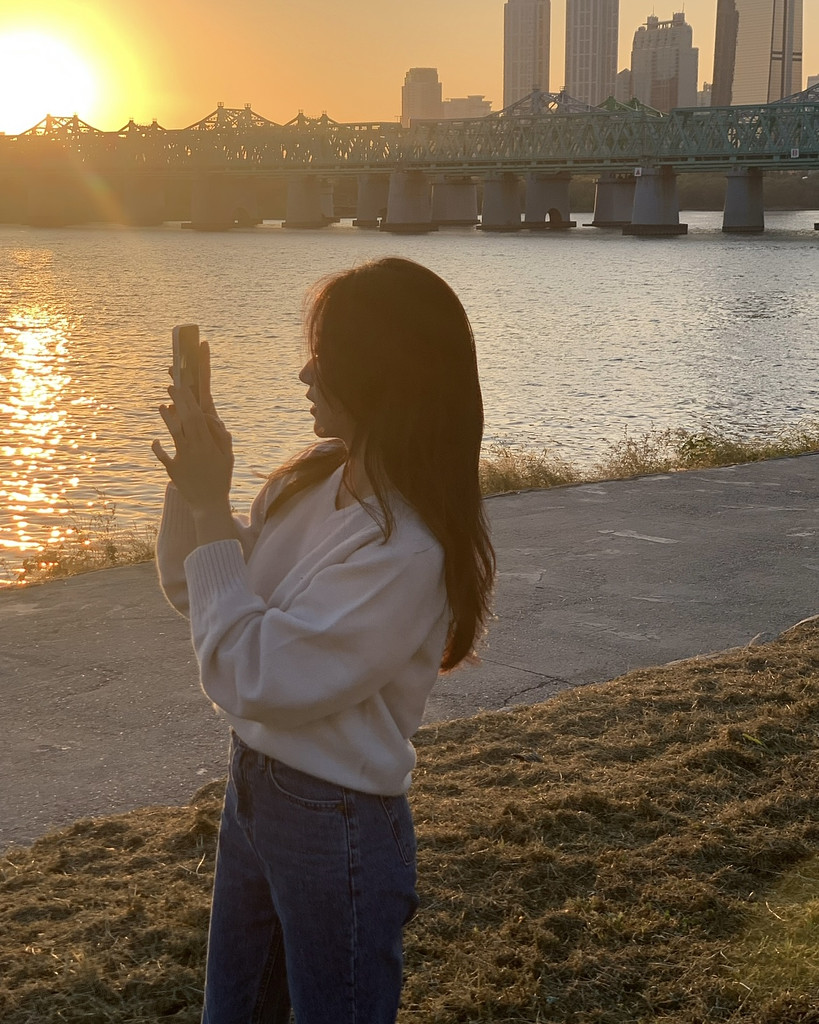 무슨 생각을 하면서 살고 있을까?의 썸네일 이미지