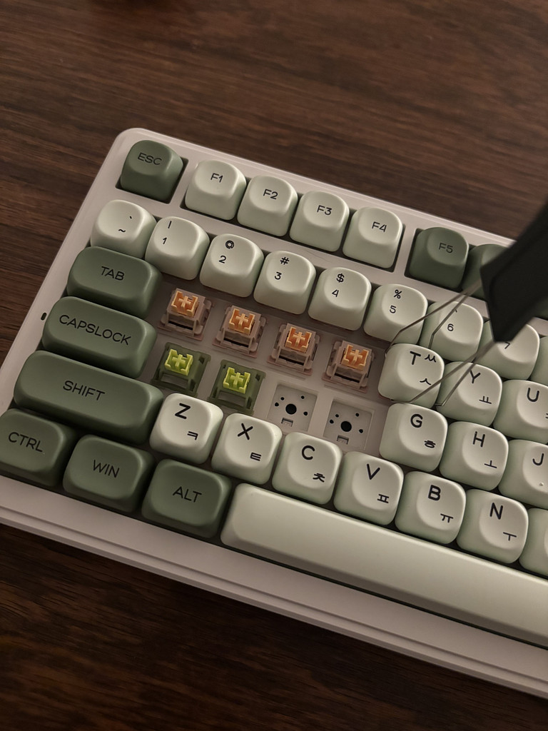 16.  추웠던 날에 보내는 3번째 편지 from. 간의 썸네일 이미지