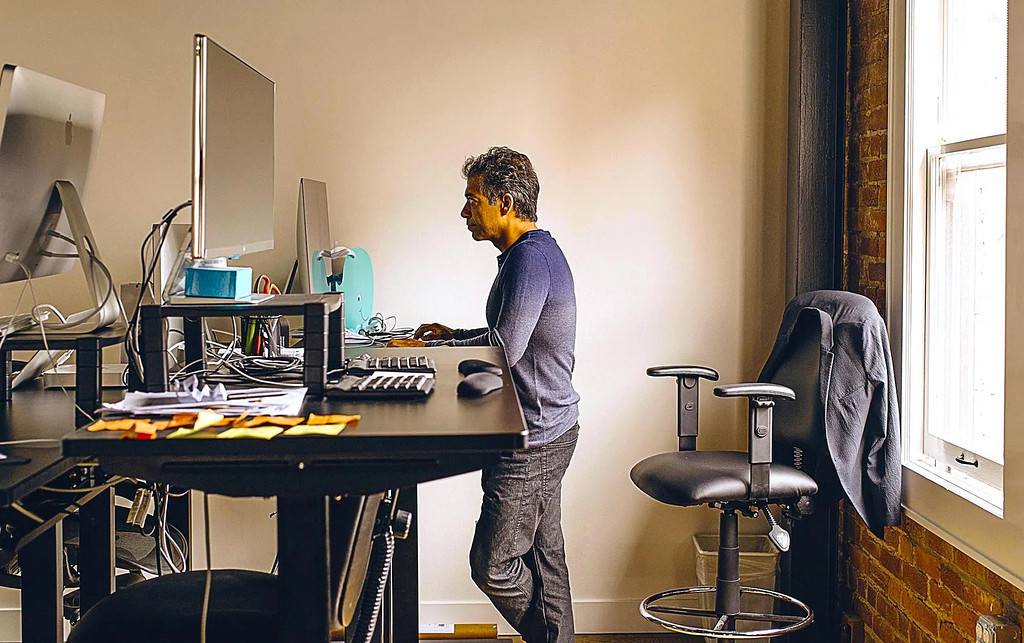 스펙 경쟁에 지쳤다면: 나발 라비칸트가 말하는 '대체 불가능한 무기'의 썸네일 이미지