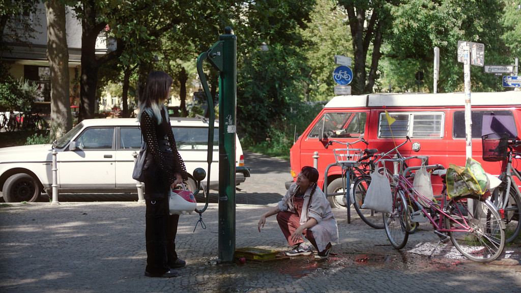 꽃을 사는 마음으로 이별할 수 있을까?의 썸네일 이미지