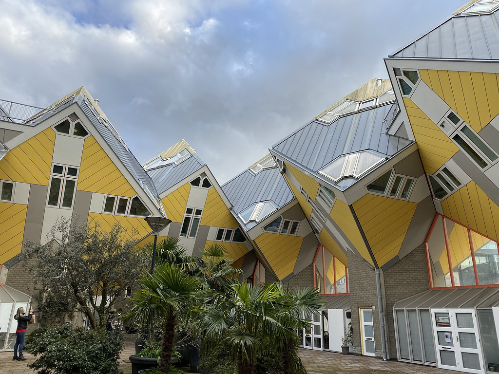 여행객과 거주자 - 네덜란드 로테르담의 썸네일 이미지