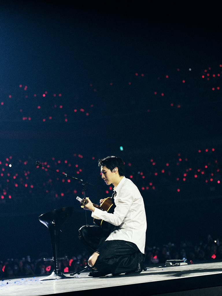 [EP.02] 우즈(WOODZ), 비에 젖지 않는 음악가의 썸네일 이미지