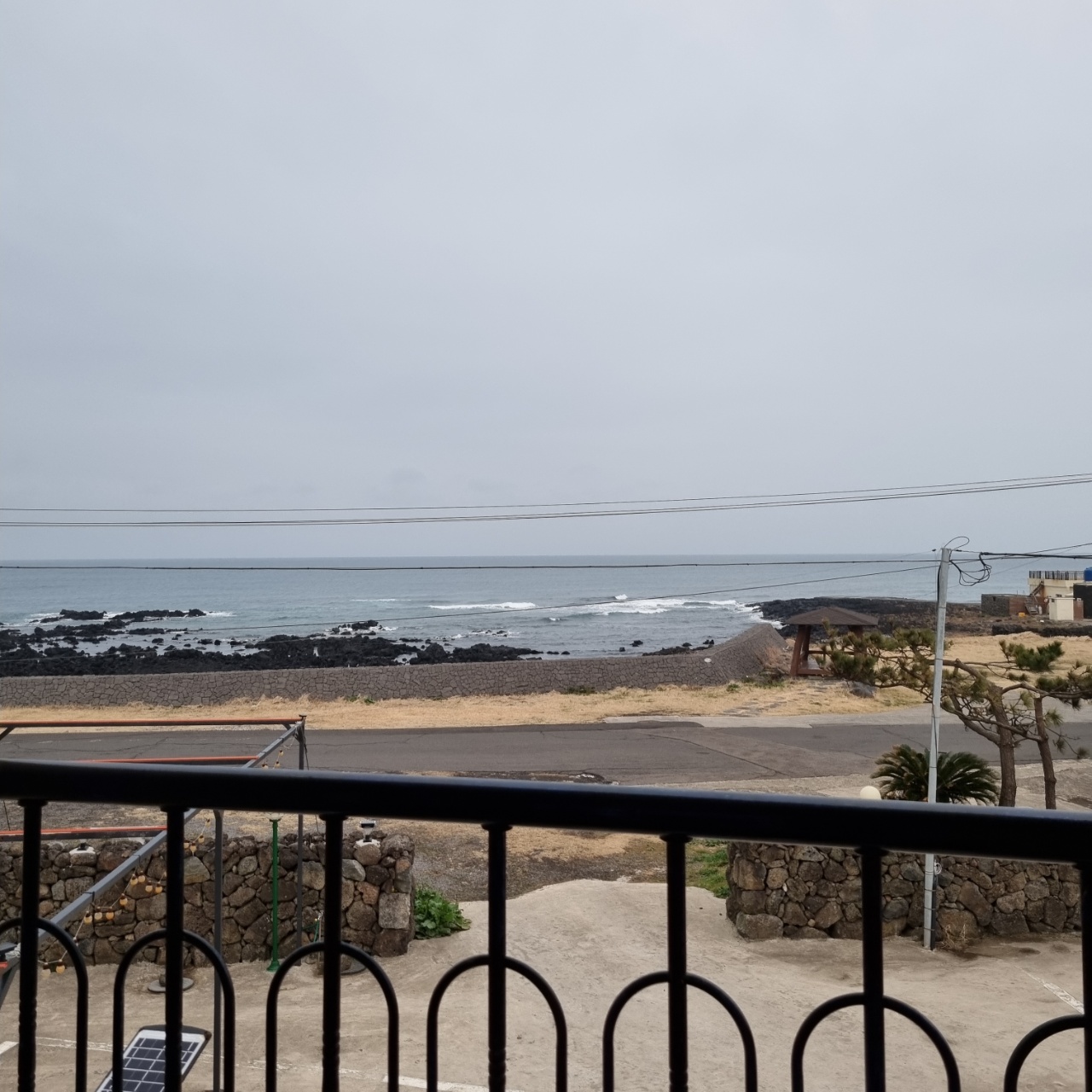 숙소에서 보이는 오션뷰... 이거 맞나?