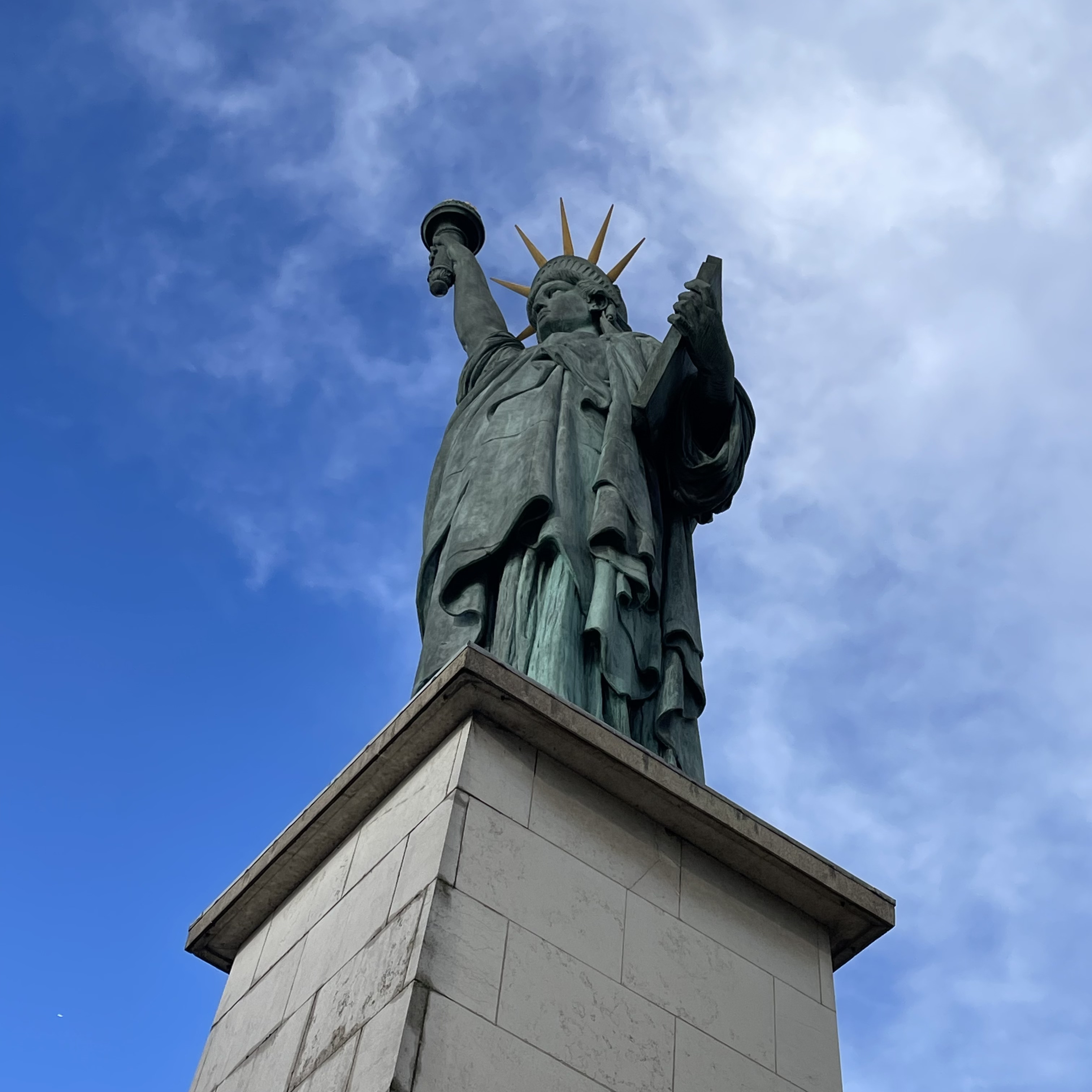 파리의 명물 자유의 여신상