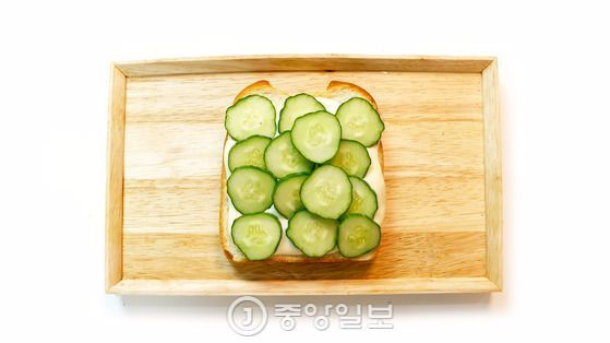 여름의 맛 오이 토스트...?!