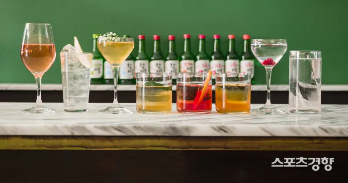 영국 쓰리시츠(Threesheets) 바에서 ‘진로(JINRO)’를 이용해 만든 칵테일 / 출처 : 스포츠경향