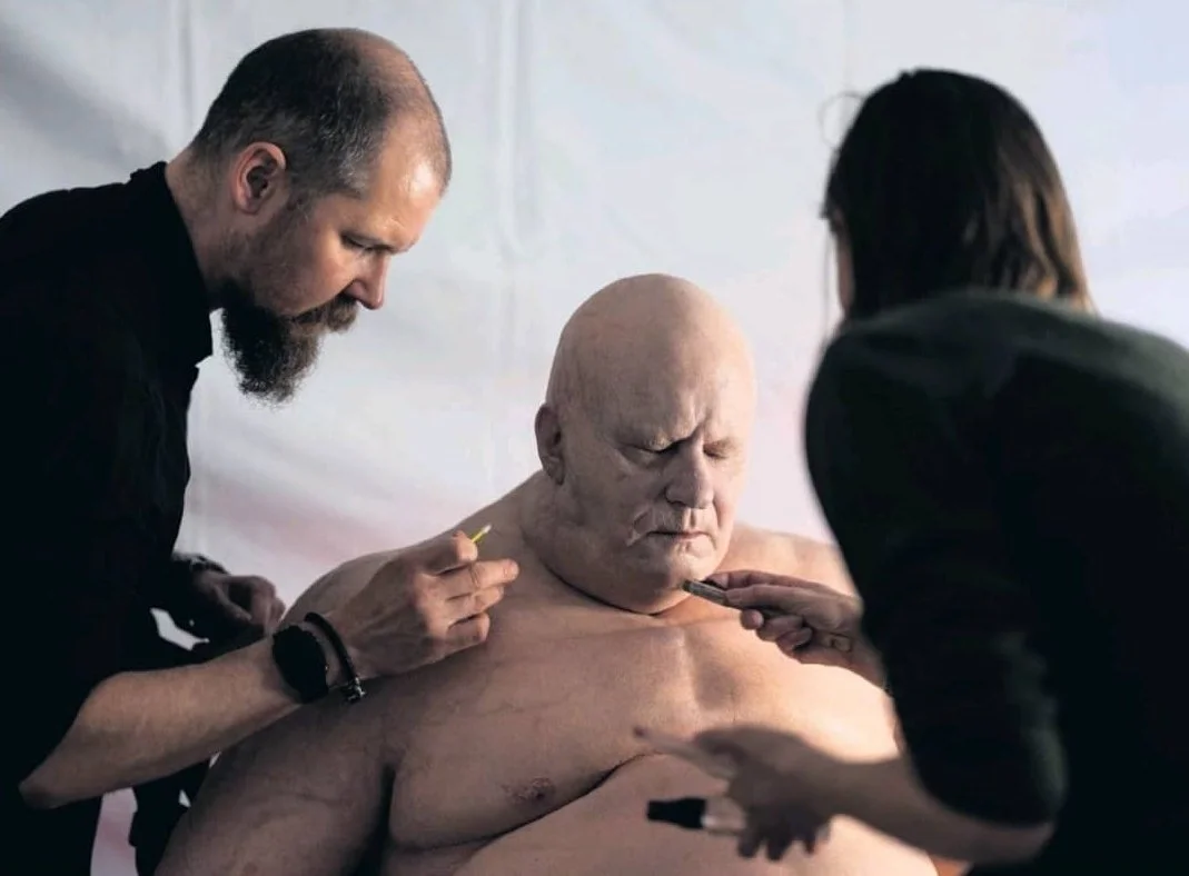 분장만 7시간이라니..하는 사람도, 받는 사람도 쉽지 않을 인내의 시간!