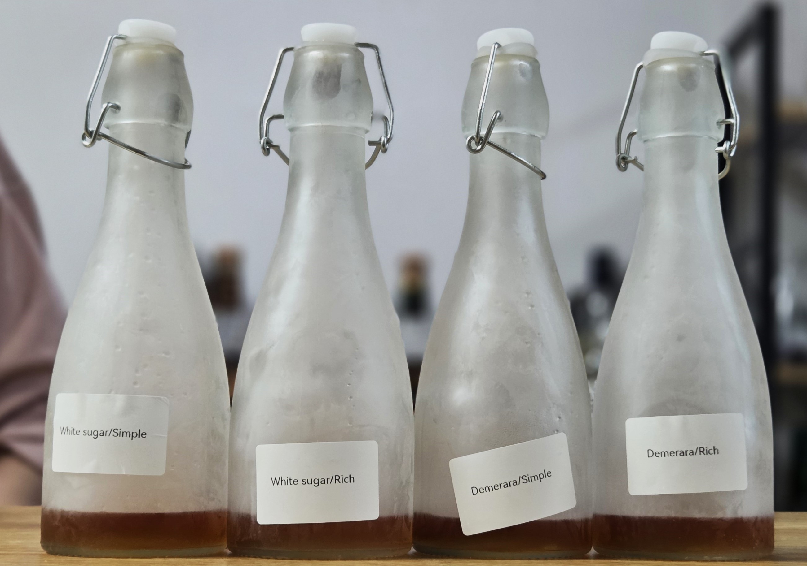 각 시럽을 비교하기 위해 올드패션드를 만든 모습이다.