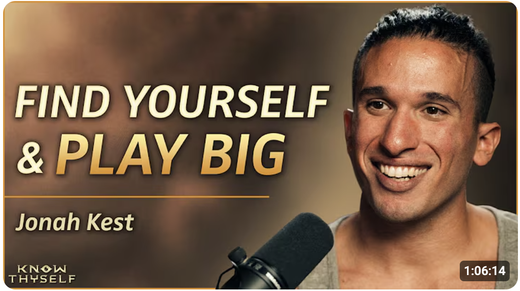 Kest 는 다양한 팟캐스트, 유튜브에 나가 요가의 철학을 말한다&nbsp;©️&nbsp;André Duqum