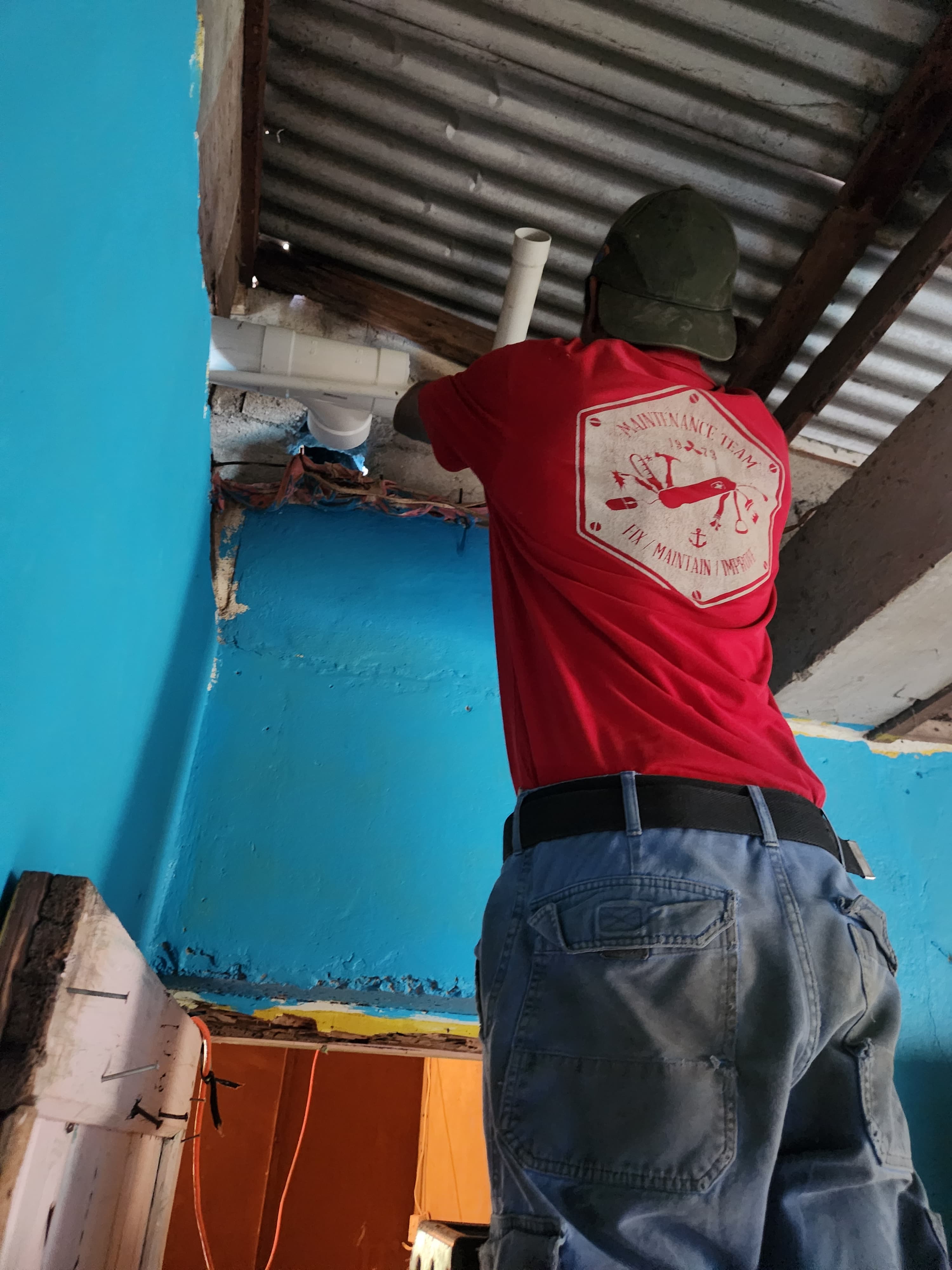 Connecting the drainage system