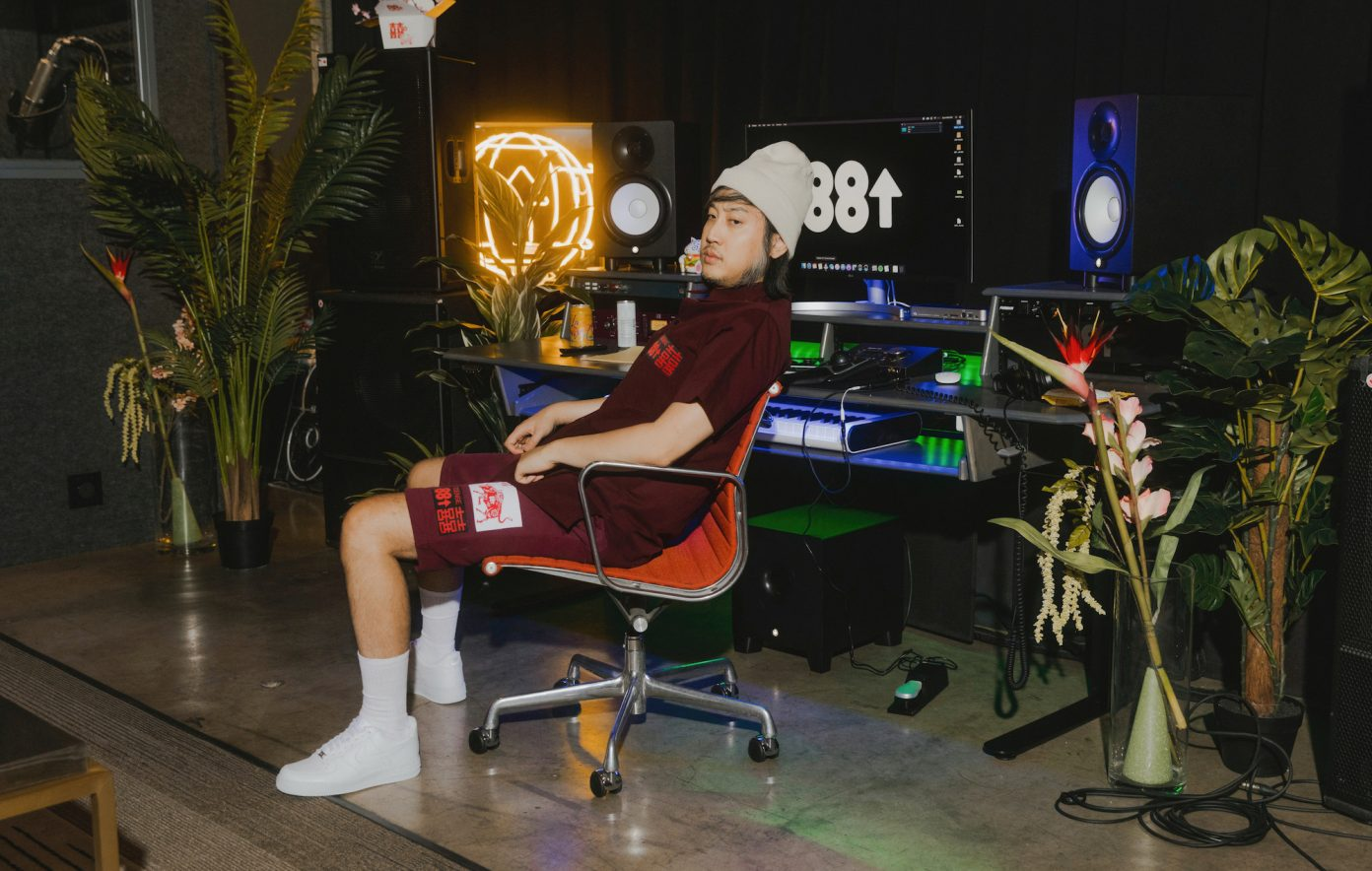 션 미야시로 감독이 이끄는 88라이징은 현재 세계적인 인기를 얻고 있으며, 다음 달 열리는 '헤드 인 더 클라우드' 페스티벌에서 이를 기념할 예정이다. | 리안 댈리