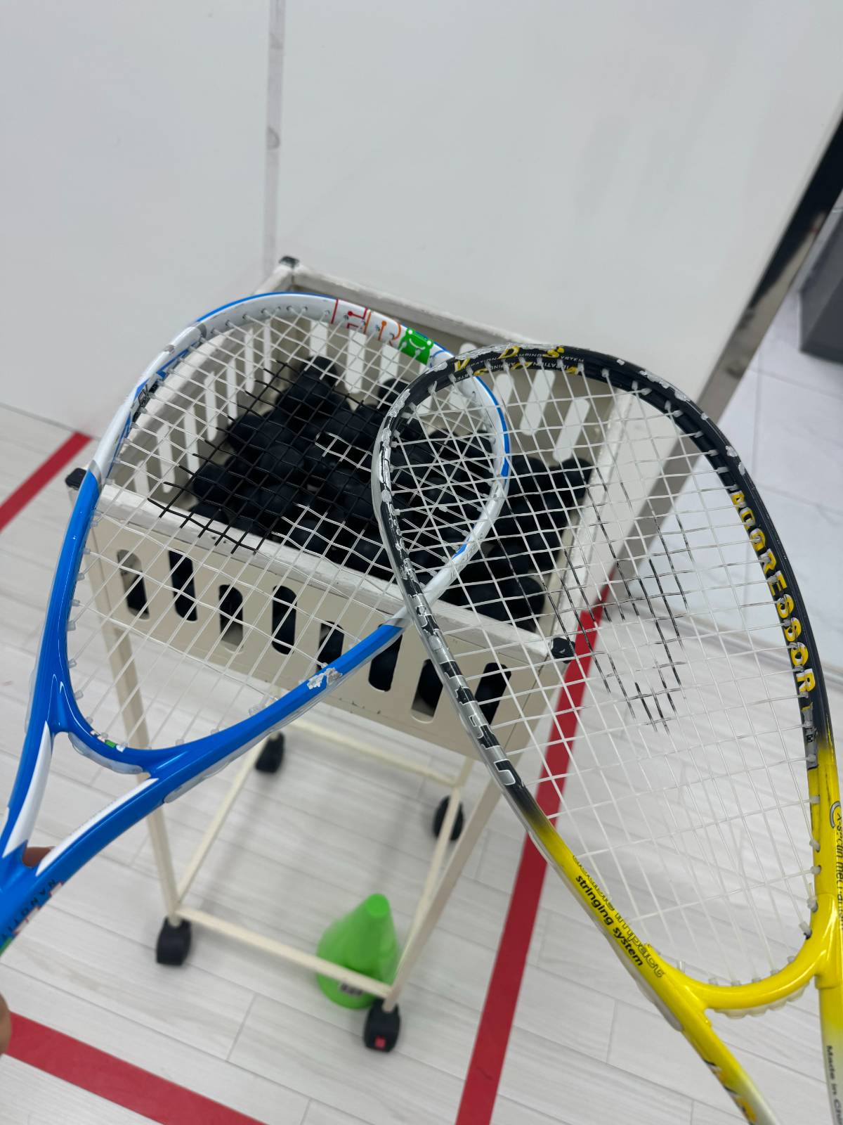 스쿼시를 하고 집에 가는 날이면 다리가 후들거립니다...