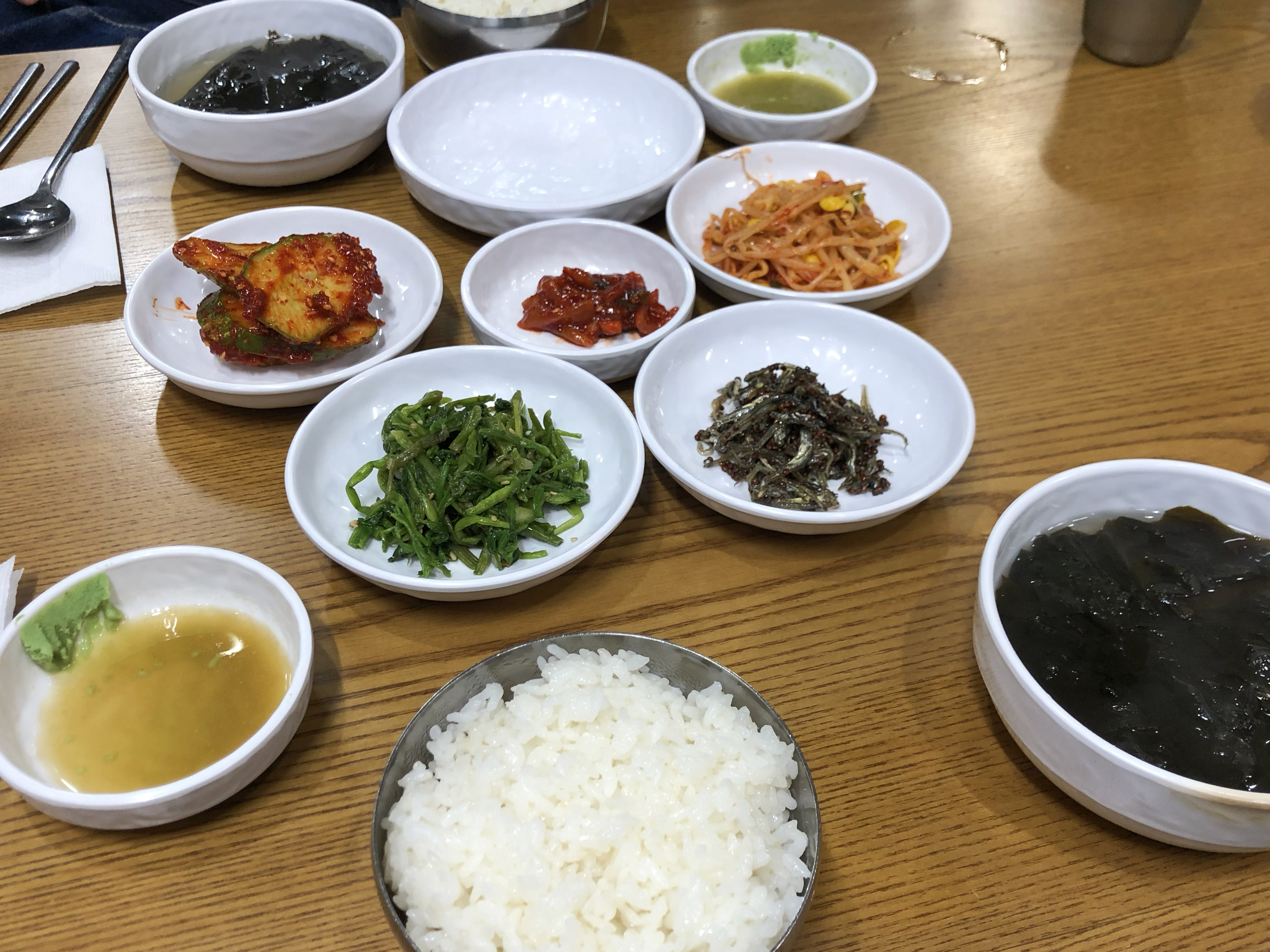 반찬 하나하나가 다 맛있다. 사장님 손맛이 아주 좋다.