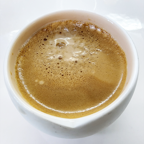 입자가 두툼하게 형성된 크레마