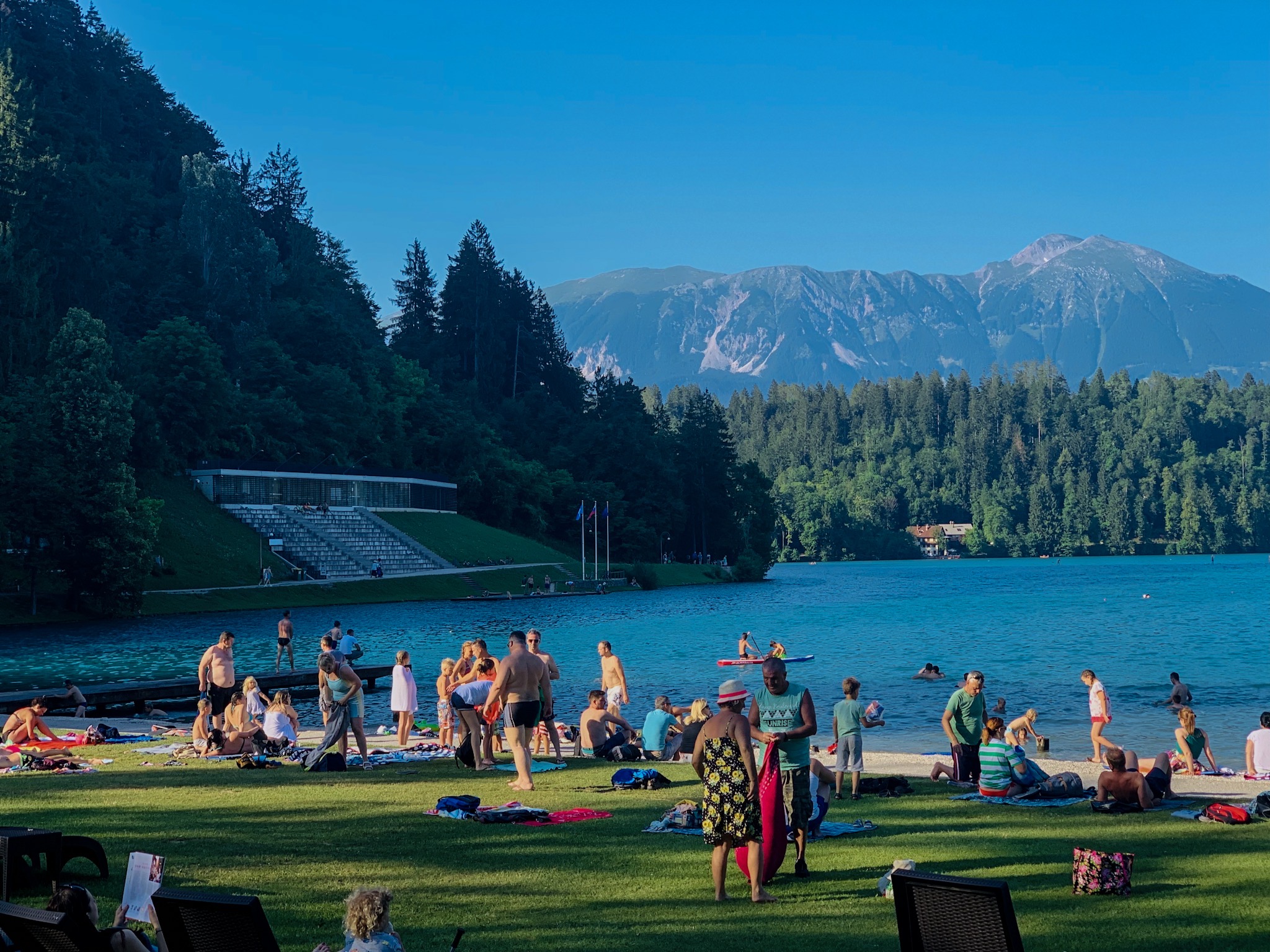 슬로베니아 블레드호수. 아니 근데 사진 미친 거 아닌가요..??;;;