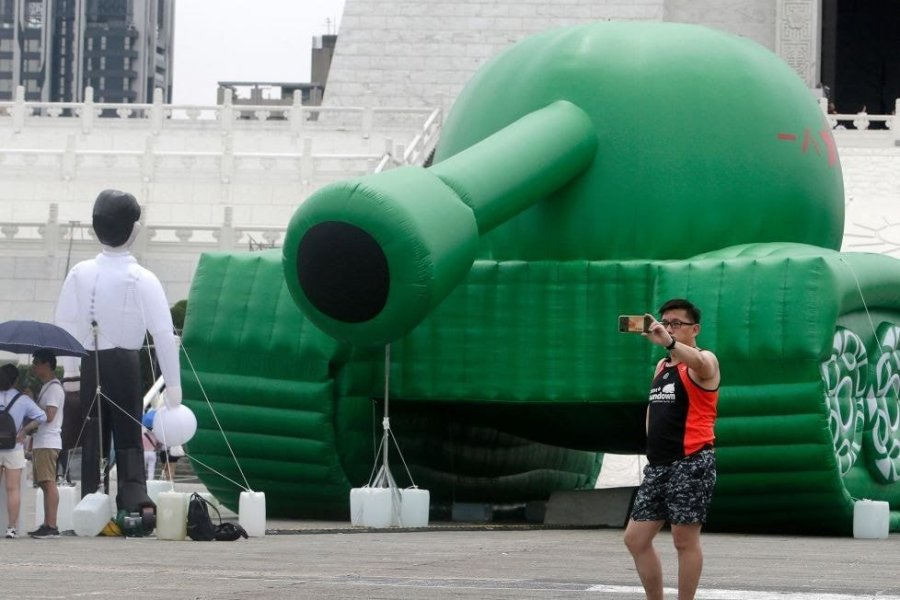  2019년 6월 4일, 천안문 항쟁 30주년을 맞아 대만에서 풍선으로 재현된 탱크맨