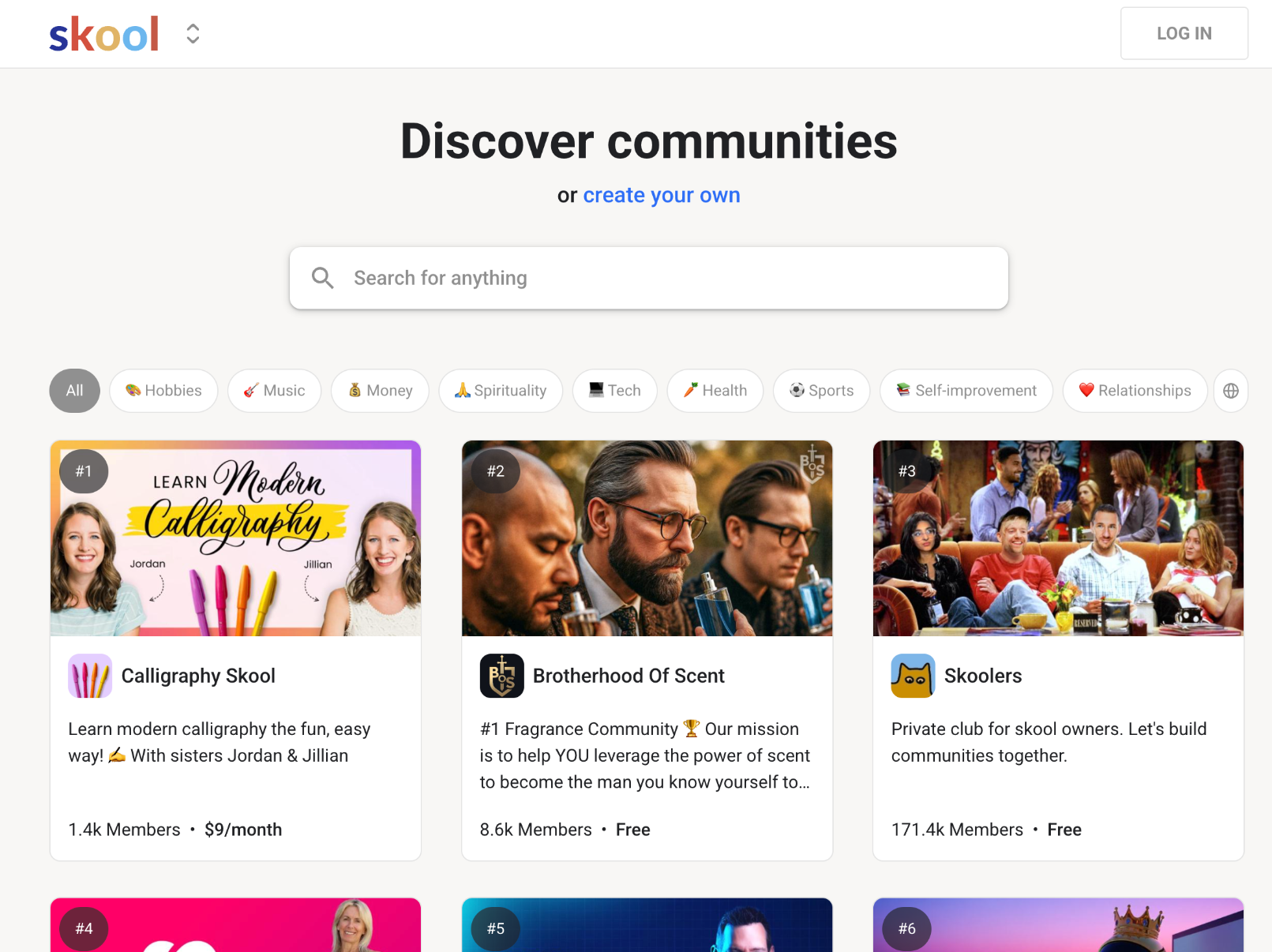 Skool.com은 커뮤니티, 코스, 구독을 하나의 플랫폼에서 통합하여 크리에이터가 멤버십 비즈니스를 쉽게 구축하고 관리할 수 있도록 돕는 서비스다.