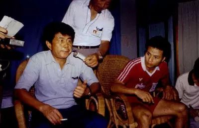 경기 후 인터뷰를 하는 장쉐린 감독. 사진 속 장쉐린 감독의 착잡한 표정이 인상적이다.