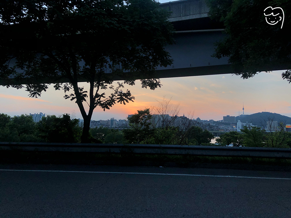 장마가 시작되기 전 서울 하늘