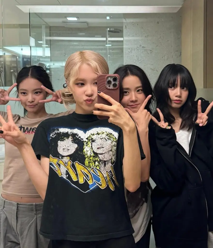 Blackpink celebrated their eighth anniversary in August. | 로제 인스타그램