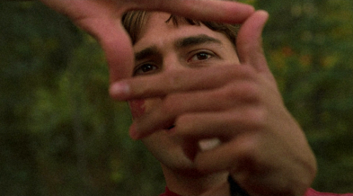 '마티아스와 막심', 영화는 내가 바라본 손 한뼘 사이의 세계에서도 시작해요.  