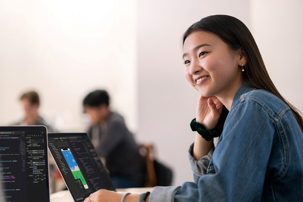 AI 시대 컴퓨터공학의 가치는 어떤 식으로 평가받을까… [사진: 애플]