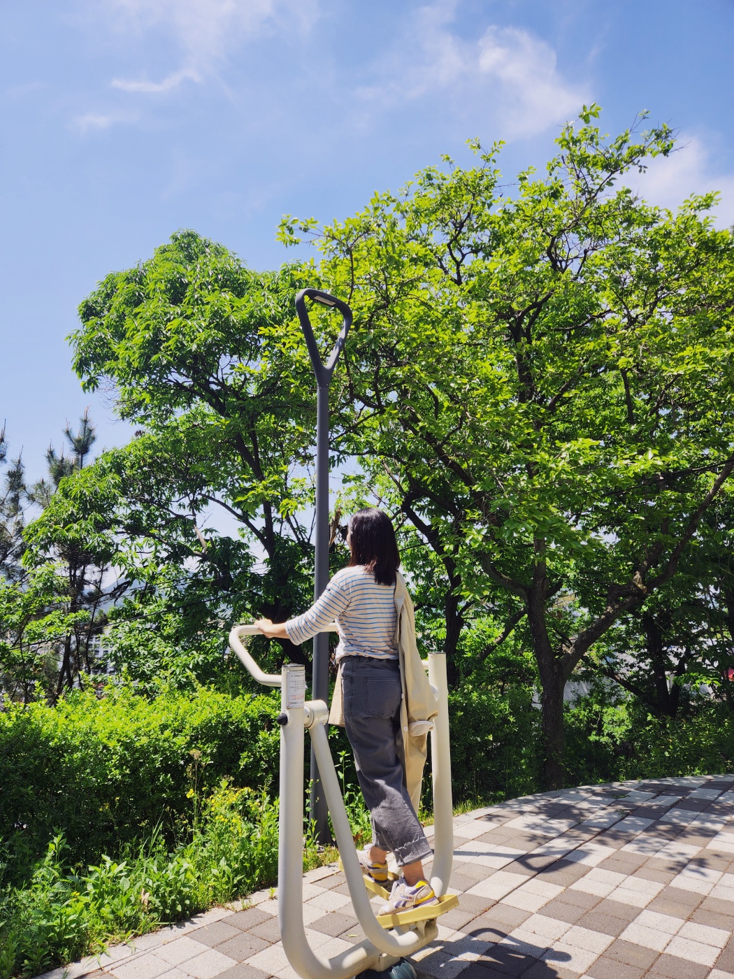 &nbsp;(현장 답사 중 잠시 딴짓 중이지만) 언제 어디서든 움직이려고 노력합니다
