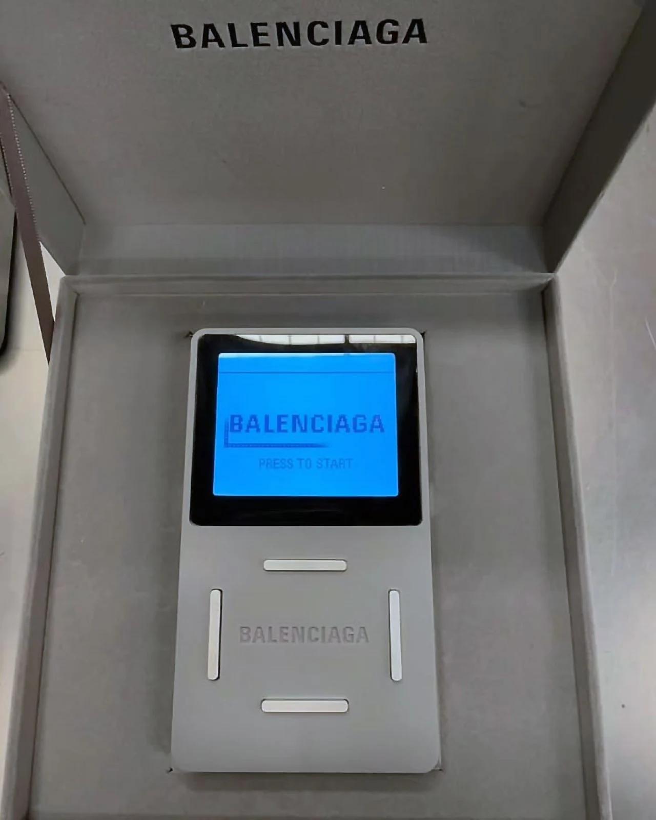 @BALENCIAGA